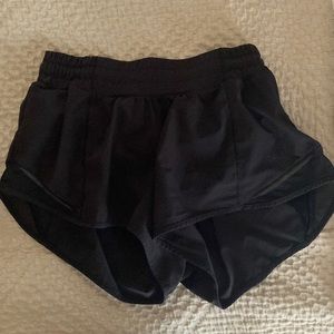 Lululemon hottie hot 2.5 inch size 2